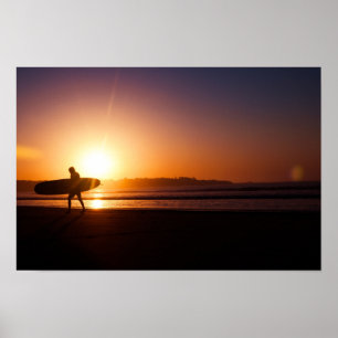 Surfen am Strand bei Sunset Poster