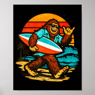 Surfen Bigfoot Retro Sonnenuntergang Strand tropis Poster
