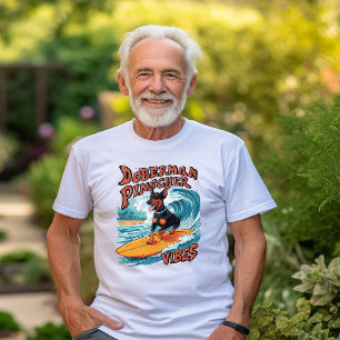 Surfen Doberman Pinscher Riding Tropische Welle T-Shirt