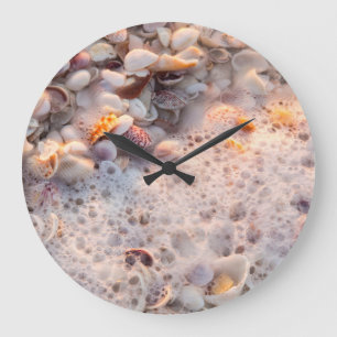 Surfen und Muscheln auf Sanibel Island Große Wanduhr