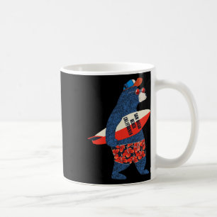 Surfender Bär am Strand von San Diego, Kalifornien Kaffeetasse