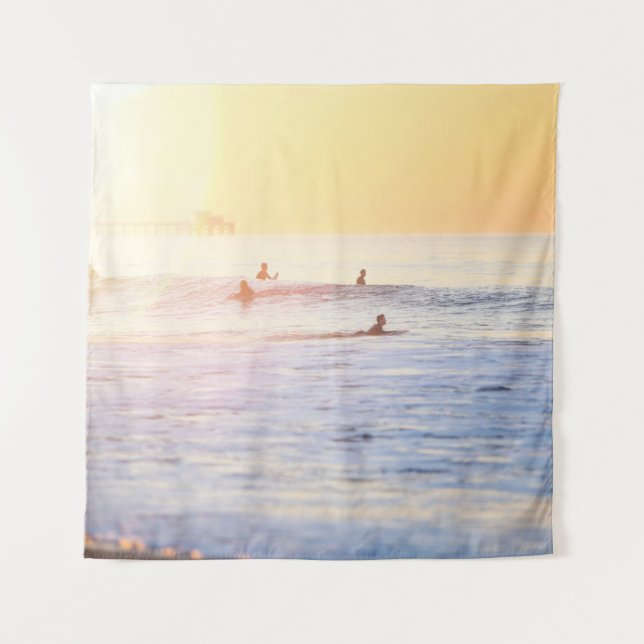 Surfer am Strand Wandteppich (Vorderseite)