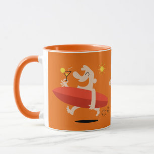 Surfer drôle avec les tasses nommées faites sur
