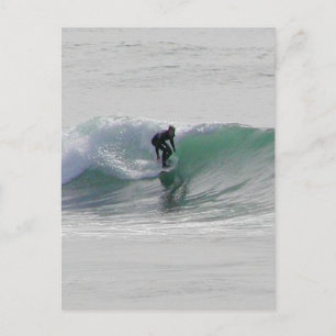 Surfer im Meer Postkarte