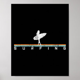 Surfer surft auf Surfboard im Vintage Retro Stil Poster
