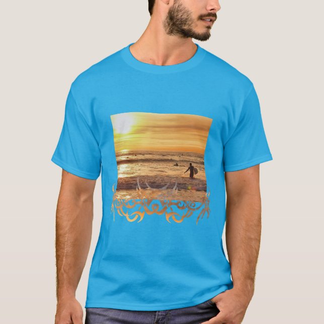 SURFERS SOLEIL EN TÊTE À LA MAISON T-shirt (Devant)