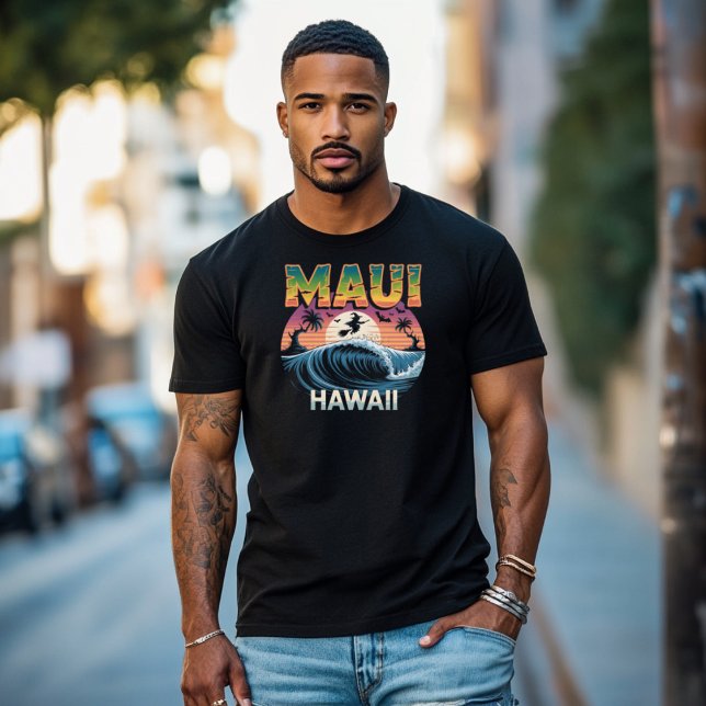 Surfhexe auf Broom Maui Hawaii Halloween T-Shirt (Von Creator hochgeladen)