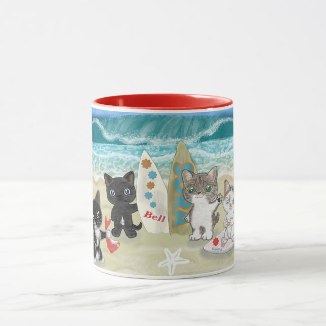 Surfing Cats on the beach Tasse (Zentrum)