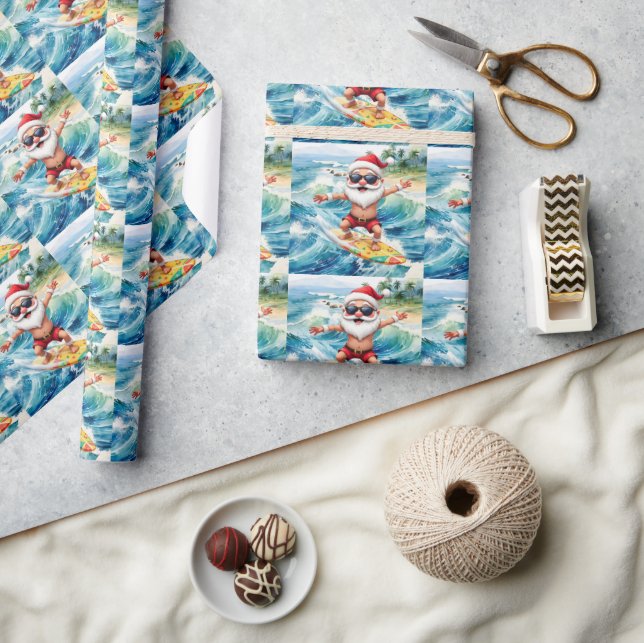 Surfing Santa is on big wave in Hawaii  Geschenkpapier (Kunsthandwerk)