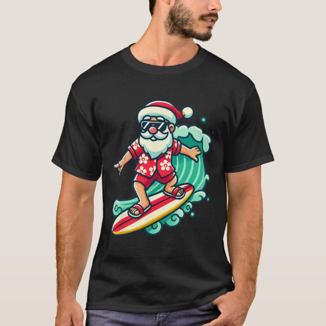 Surfing Santa Tropical Christmas Vacation Xmas In  T-Shirt (Vorderseite)
