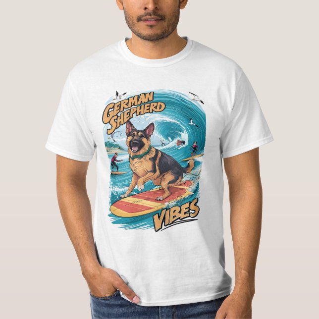 Surfshepherd: Ein tropisches Abenteuer T-Shirt (Vorderseite)