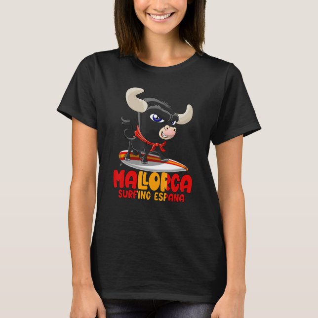 Surfspot Spanien Mallorca mit Niedlichem Taurus T-Shirt (Vorderseite)