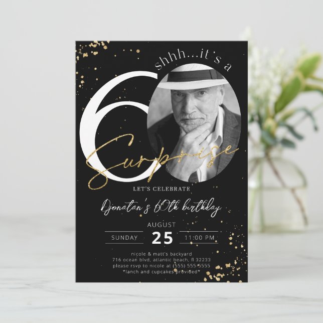 Surprise 60e anniversaire Black Gold Invitation ph (Debout devant)
