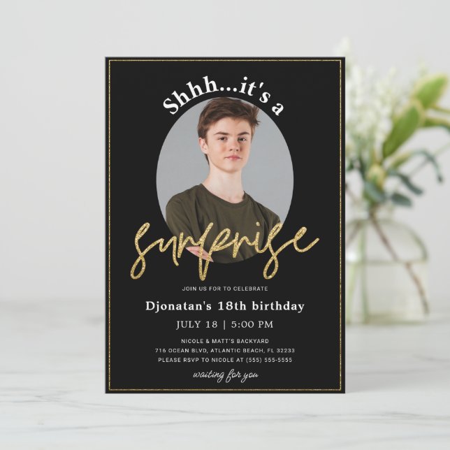 Surprise Anniversaire Fête Black Gold Invitation C (Debout devant)