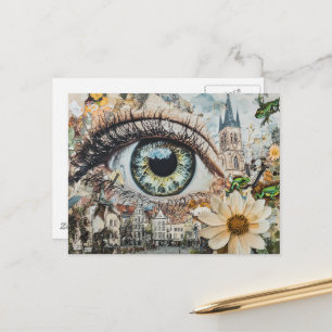 Surreal grünes Auge, das auf die Stadt schaut Postkarte