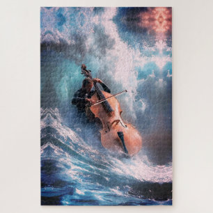 Surreal Music Man spielt Cello in Ocean Waves