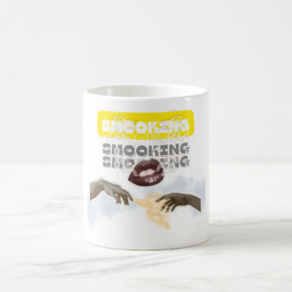 Surreal rauchende Lippen und Michelangelo-Hände Po Kaffeetasse