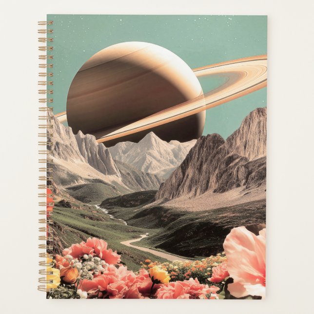 Surreal Saturn über dem Bergtal Planer (Vorderseite)