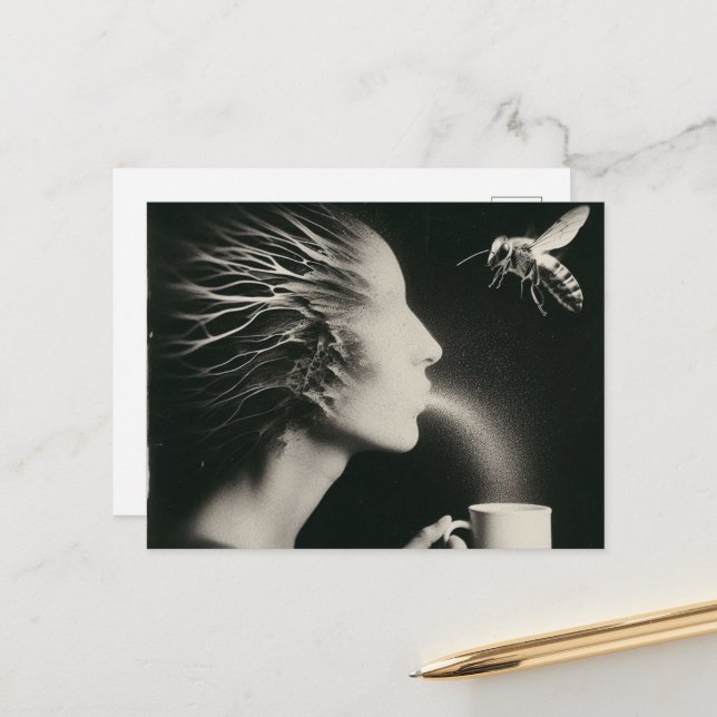 Surreale Frauen und Bienenaffee Schwarz-weiß Postkarte (Vorderseite/Rückseite Beispiel)