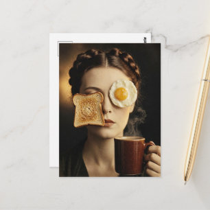 Surrealer Frühstückstoast Frau mit Ei und Kaffee Postkarte