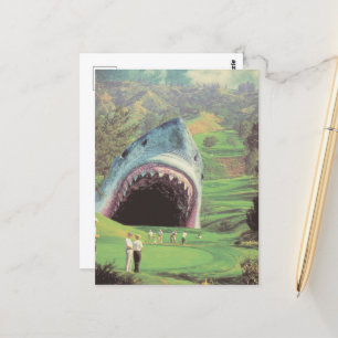 Surrealer Hai auf dem Golfplatz Postkarte