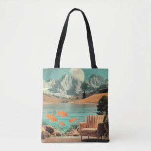 Surrealer Innenraum mit Fischen und mondbeschienen Tasche