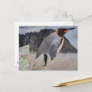 Surrealer Pinguin auf der Strandcollage Postkarte