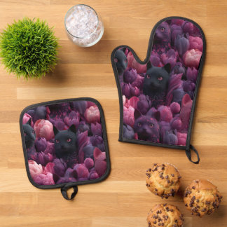 Surrealer schwarzer Kater und rosa Pfingstrosen-Bl Ofenhandschuh & Topflappen-Set