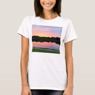 Surrealer Sonnenaufgang T-Shirt