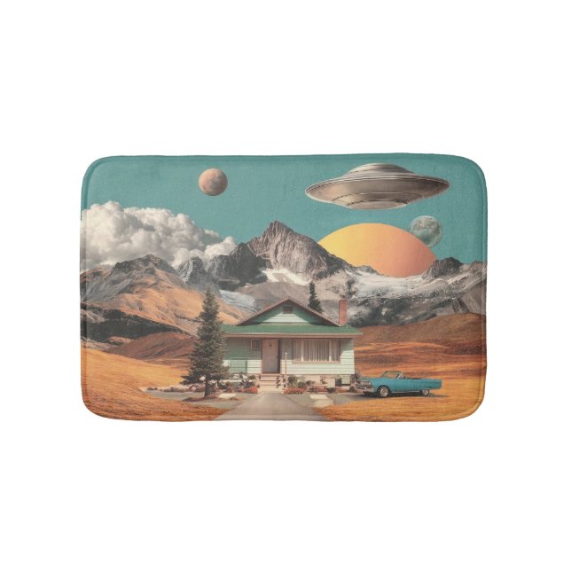 Surrealer UFO über rustikalem Haus Badematte (Vorderseite)