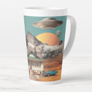 Surrealer UFO über rustikalem Haus Milchtasse