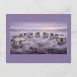 Surrealer Zirkusträume Lavendel Karawane Postkarte