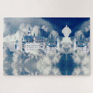 Surreales Schloss in den Wolken