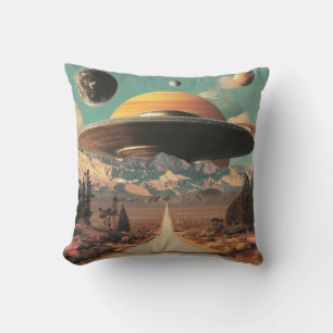 Surrealistische Landschaft mit Straße, UFO und Sat Kissen