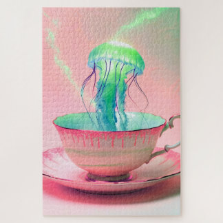 Surrealistische Qualle in Teetasse