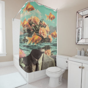 Surrealistisches Porträt mit Goldfischblumen und O Duschvorhang