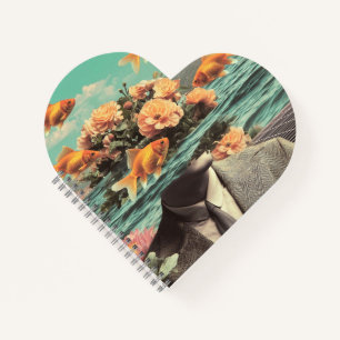 Surrealistisches Porträt mit Goldfischblumen und O Notizbuch