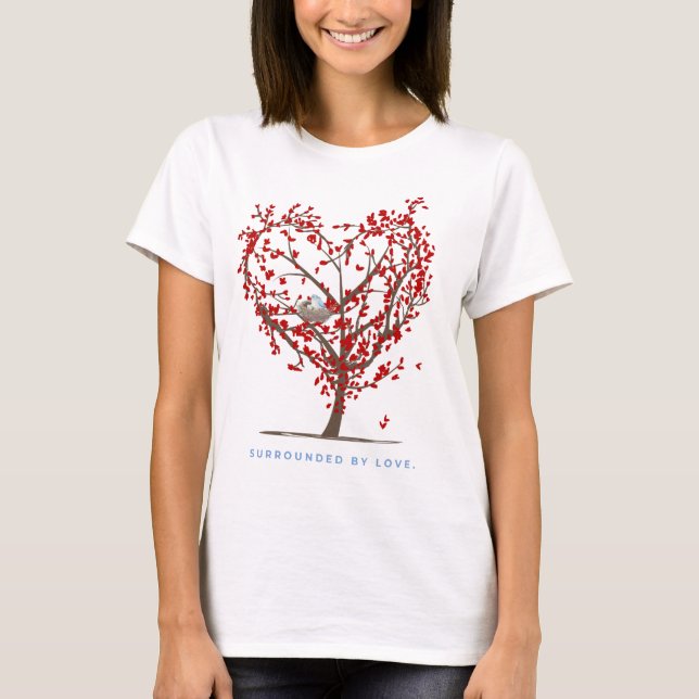 Surrounded by love T-Shirt (Vorderseite)