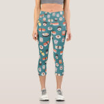 Sushi Aquamarin Green Capri Leggings<br><div class="desc">Niedliches Sushi-Muster für japanische Liebhaber und gutes Essen auf aquamarinem grünem Hintergrund. Originelle Kunst von Nic Squirrell.</div>