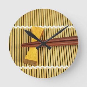 Sushi-Essstäbchen Sensei beherrscht hölzernen Runde Wanduhr