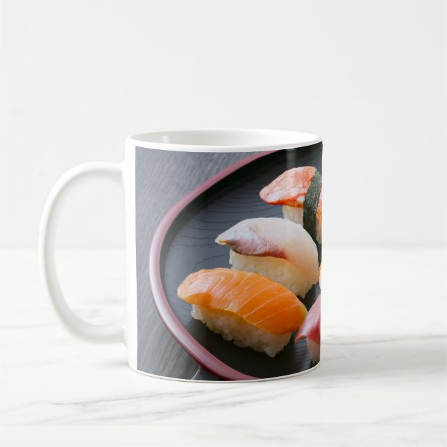 Sushi plate: Art packed with classic toppings Kaffeetasse (Links)