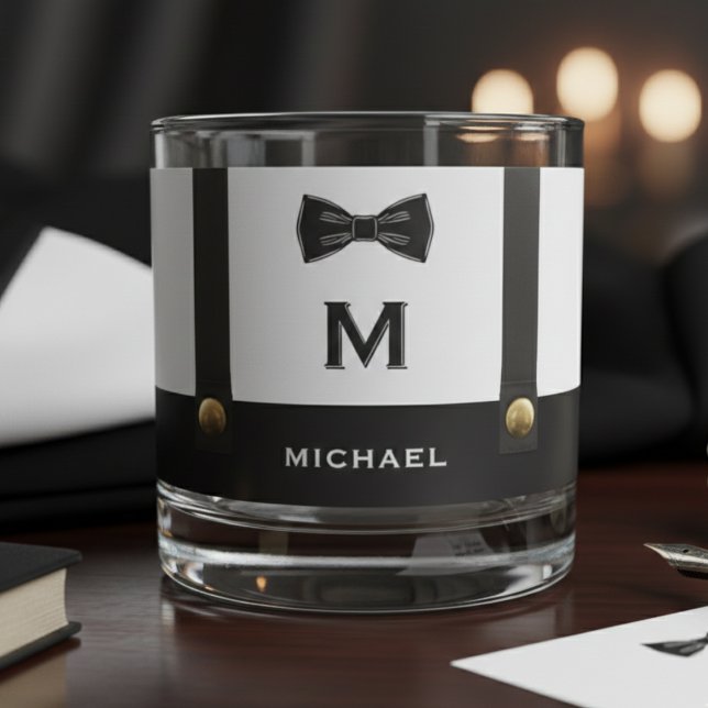 Suspenders & Bowtie Name Monogram Boy  Whiskyglas (Von Creator hochgeladen)