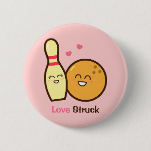 Süße amüsante Bowlingkugel und Pin Liebeskrank Button
