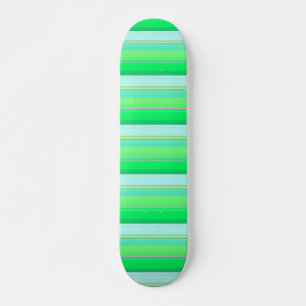 Süße aquagrüne Streifen Skateboard