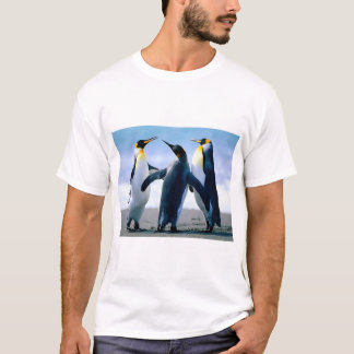 Süße Baby-Pinguin-Winterkunst T-Shirt