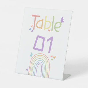 Süße bunte Regenbogen-Baby-Party-Tischnummern Sockelschild