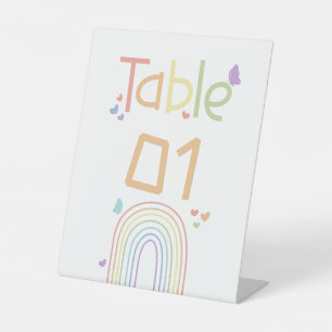 Süße bunte Regenbogen-Baby-Party-Tischnummern Sockelschild