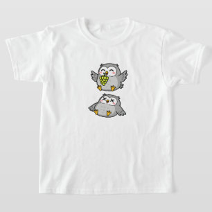 Süße Cartoon-Eulen, die Trauben essen, lustige gra T-Shirt