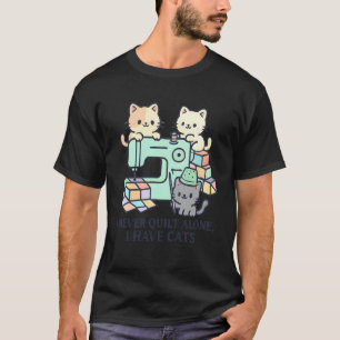 Süße Chibi-Katzen Quilt-Nähmaschinen-Design T-Shirt