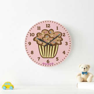 Süße Cupcake-Wanduhr mit individuellem Namen Große Wanduhr
